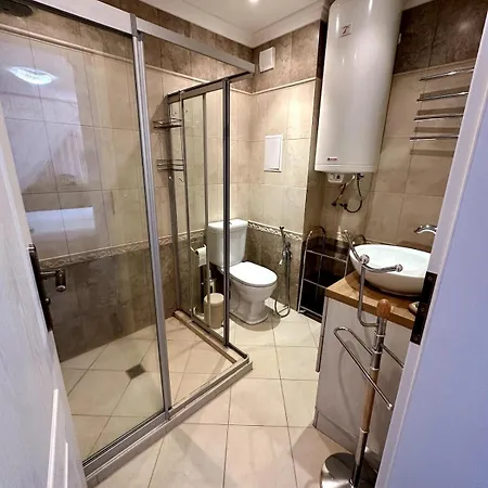 Luxury 3-br & Sky Terrace Апартамент