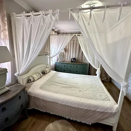 Апартамент Luxury 3-br & Sky Terrace