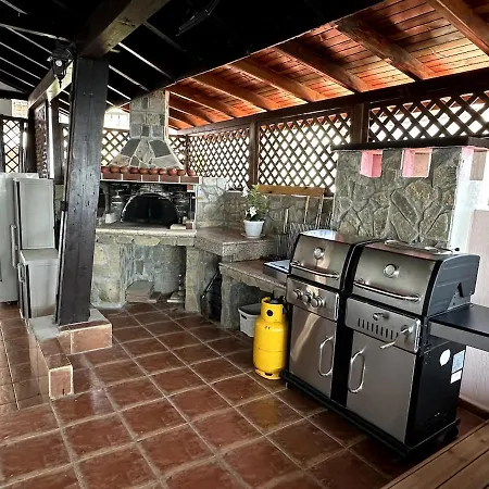 Luxury 3-br & Sky Terrace Апартаменты *